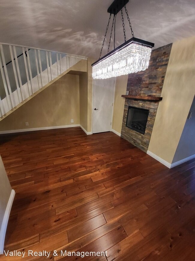 Building Photo - 2 br, 2.5 bath House - 1947 S. Villa Way