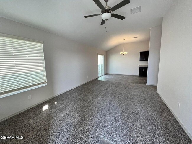 Building Photo - 461 Villa Ysleta