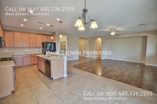 Building Photo - 1124 W Fir Tree Rd
