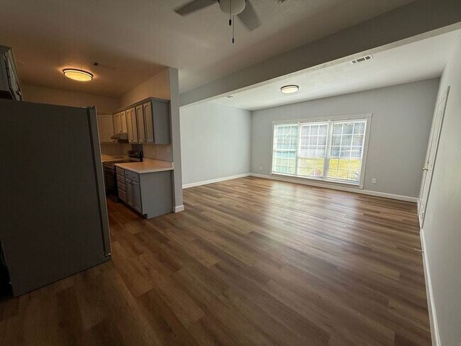 Foto del edificio - Pensacola - Woodland Heights - 3 bedroom, ...