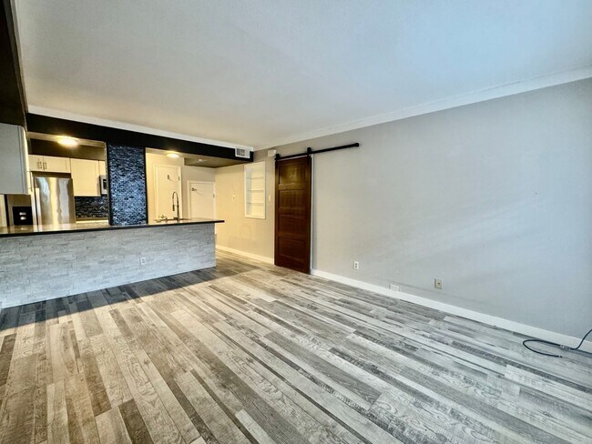 Foto del edificio - 829 Wax Myrtle Ln