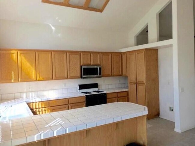 Building Photo - 4964 Bay View Cir