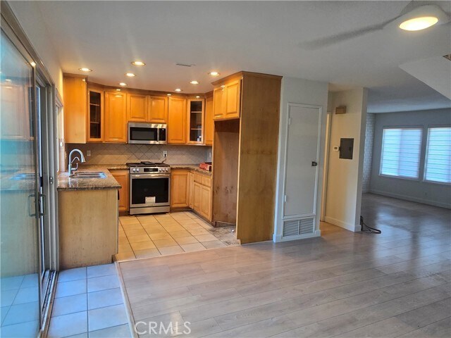 Foto del edificio - 5241 Salisbury Cir