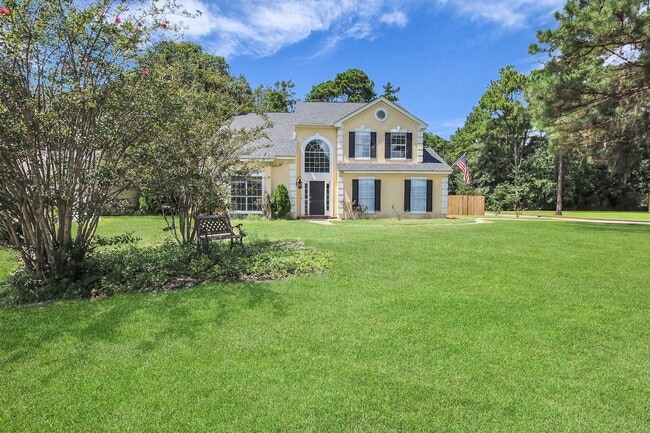 Building Photo - Stunning 4-bed Home in Hinesville With Two...