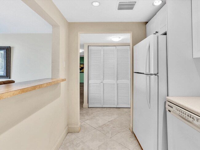 Foto del edificio - 1421 S Ocean Blvd