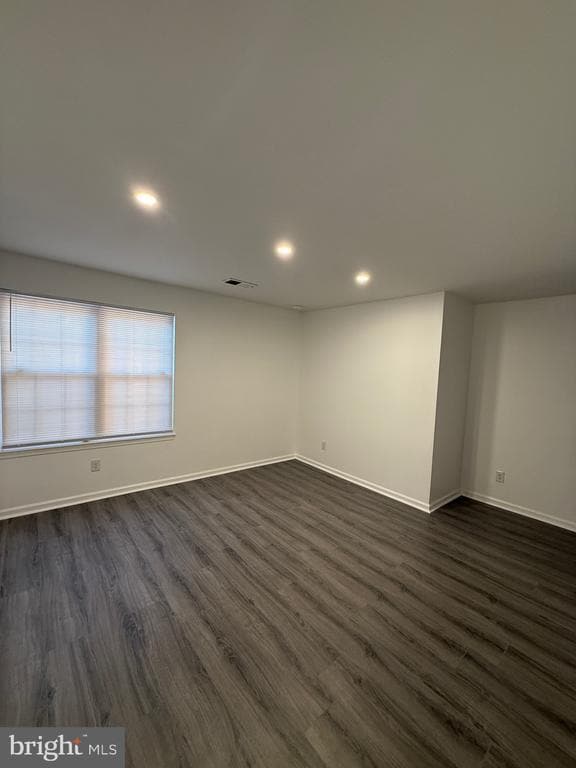 Building Photo - 16342 Taconic Cir