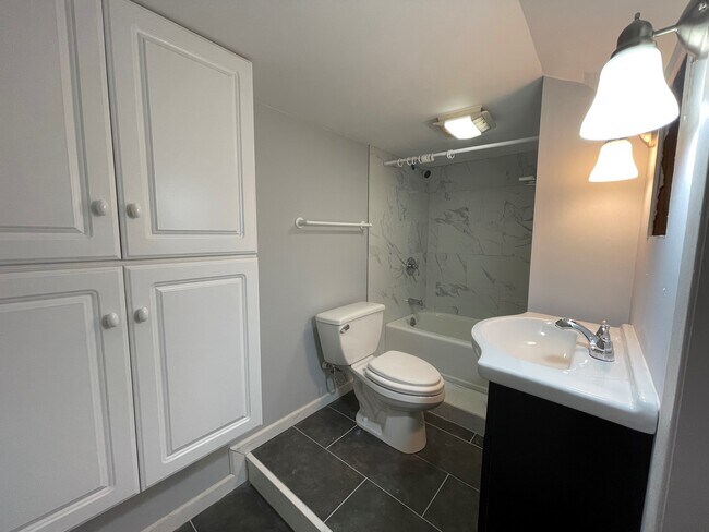 Building Photo - 15 Pleasant Rise