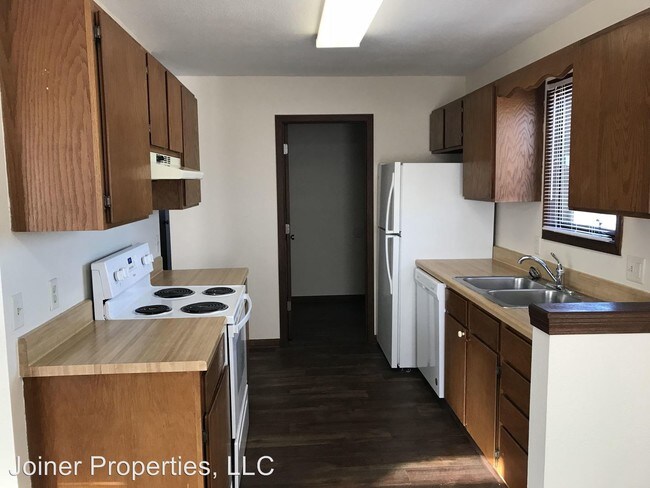 Foto del edificio - 5840 Cherry Pl