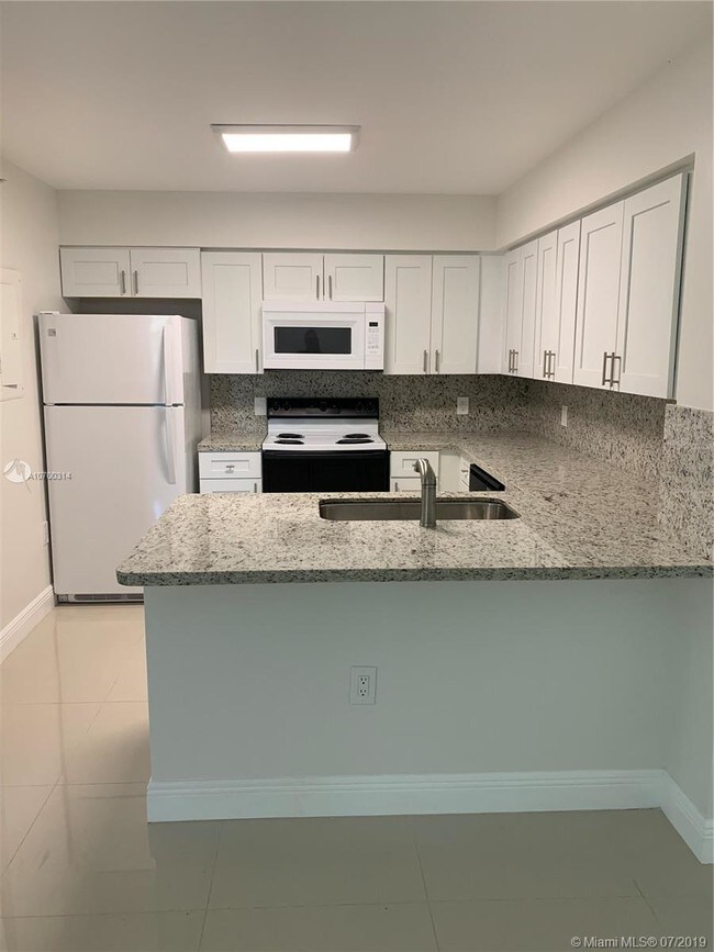 Foto del edificio - 4560 NW 107th Ave