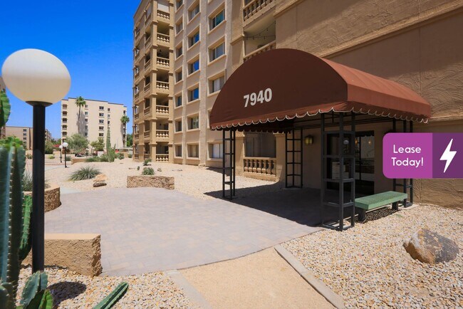 Building Photo - 7940 E Camelback Rd