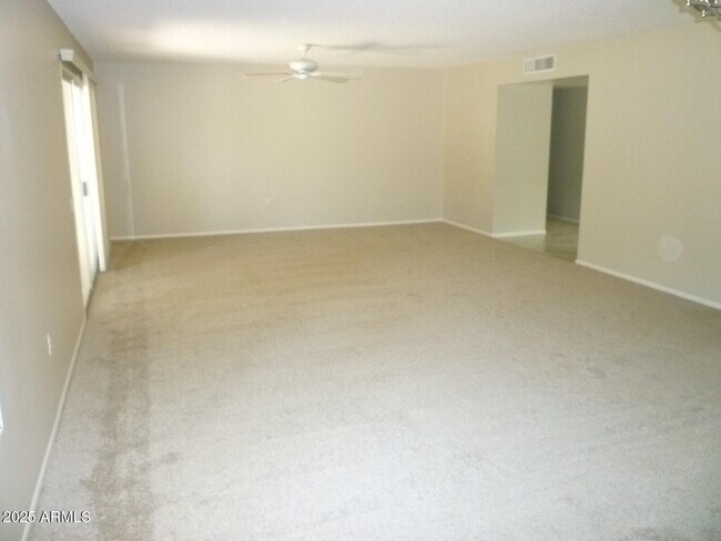 Building Photo - 12618 W Parkwood Dr