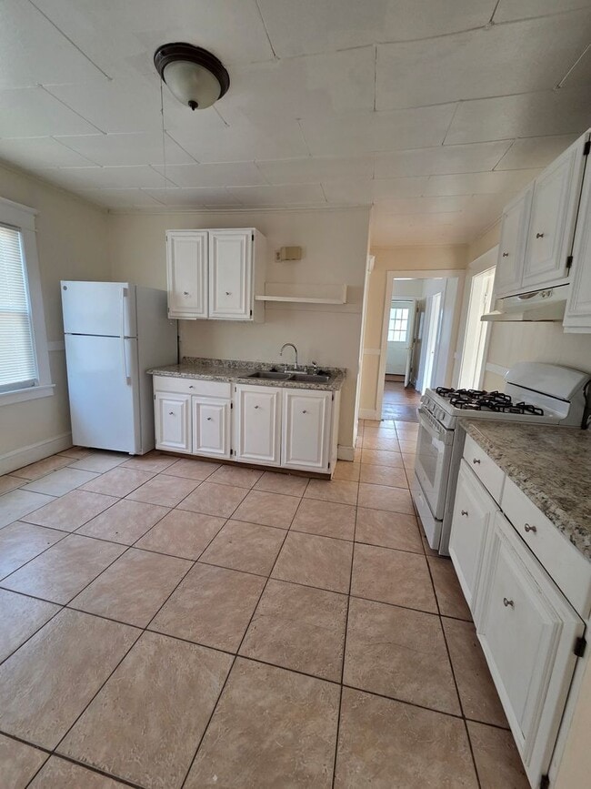 70-72 Windemere Street - 70-72 Windemere Street Apartment