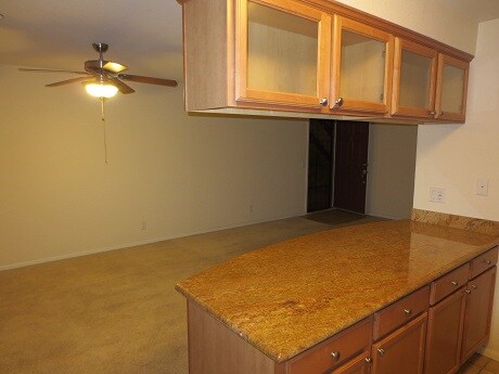 Building Photo - 615 Fredricks Ave