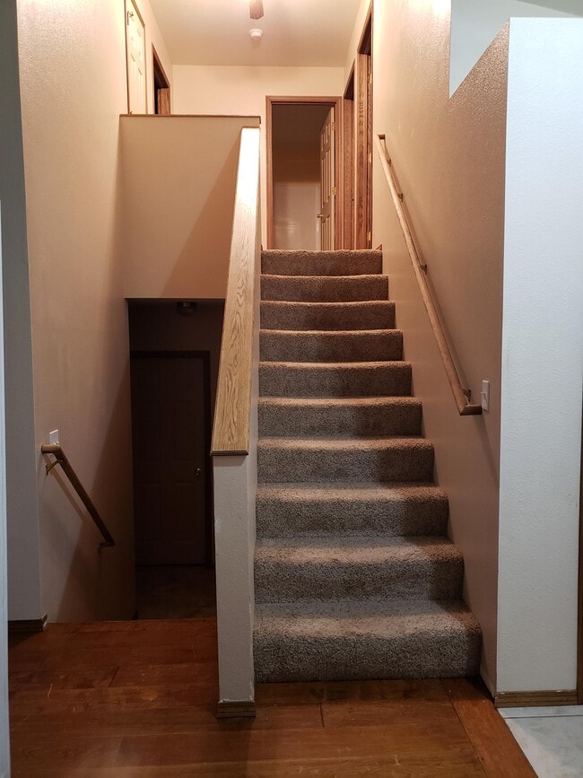 Building Photo - 316 Greenway Ct