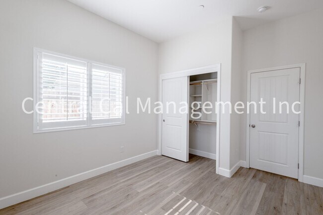 Building Photo - 4 bedroom/3 Bath Home with Solar in the Southwest - $3195 Per Month!