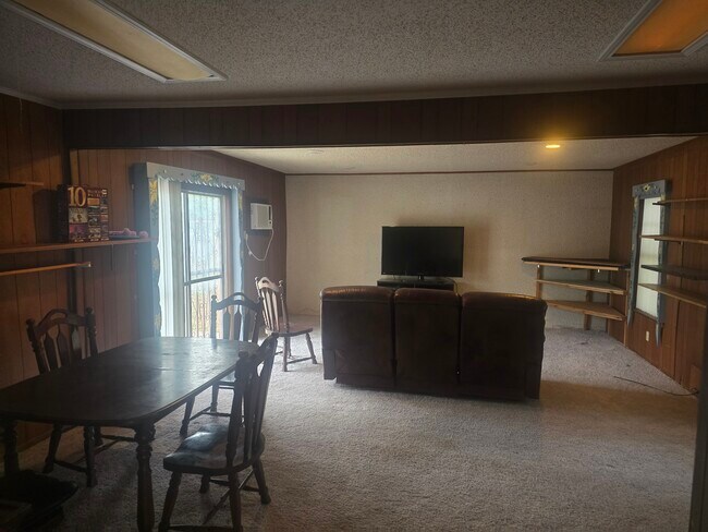 Foto del edificio - 3251 W Woodlawn Ave