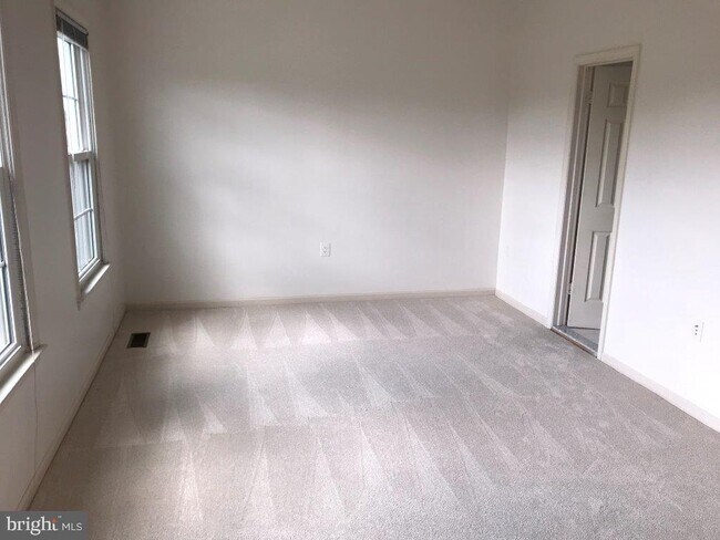 Building Photo - 13318 Foxhole Dr