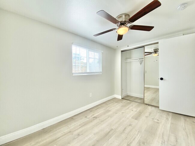 Building Photo - 432 W 107th St