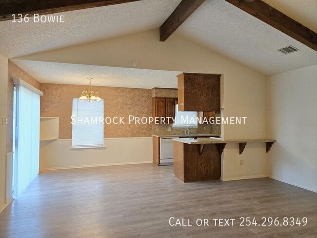 Building Photo - 3/2 House in Midway ISD!