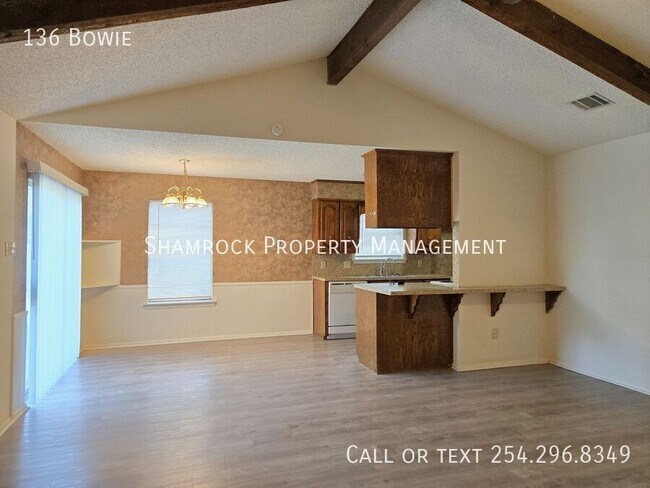 Foto del edificio - 3/2 House in Midway ISD!
