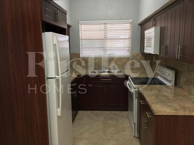 Building Photo - 2110 NW 185th St