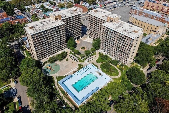 Foto del edificio - 150-38 Union Tpke Un