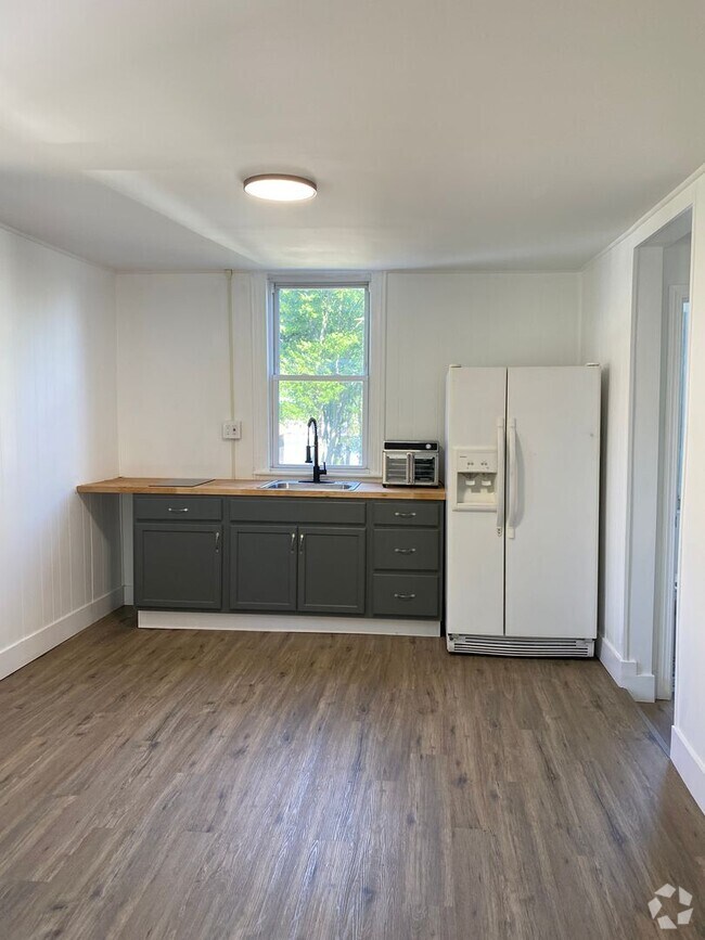Building Photo - 882 Quinnipiac Ave