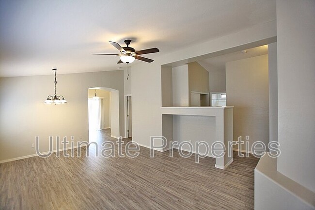 Foto del edificio - 14969 W Caribbean Ln