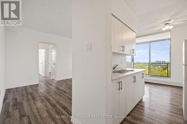 Photo du bâtiment - 420 Greenhill Ave