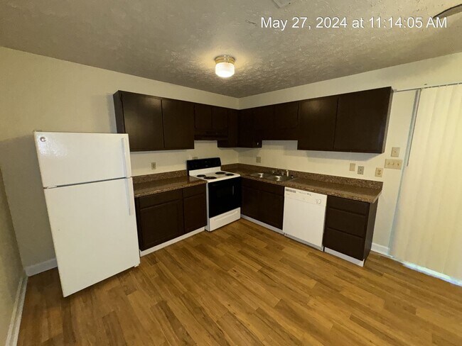 Building Photo - 5876 Aftonshire Dr