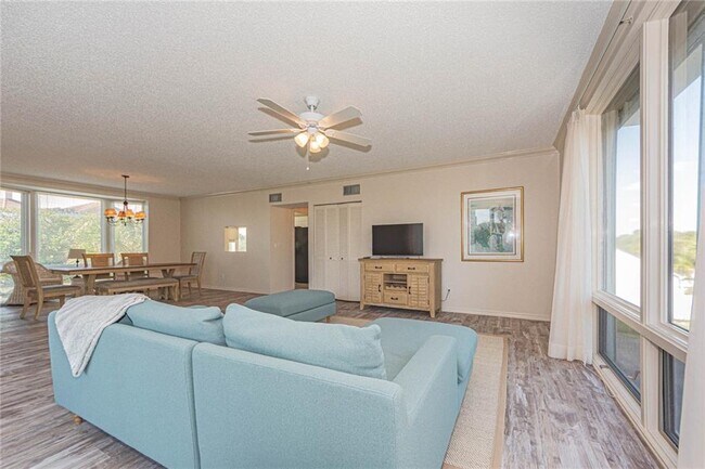 Building Photo - 2-5A1a Florida A1A