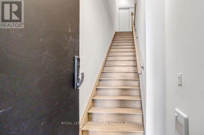 Photo du bâtiment - 3025-3025 Trailside Dr
