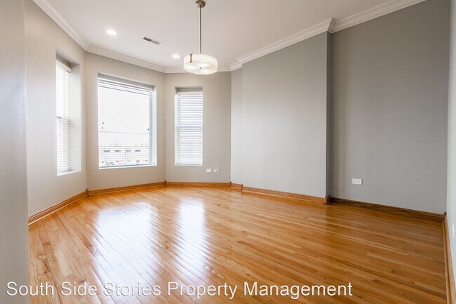 Building Photo - 725-727 E 50th St