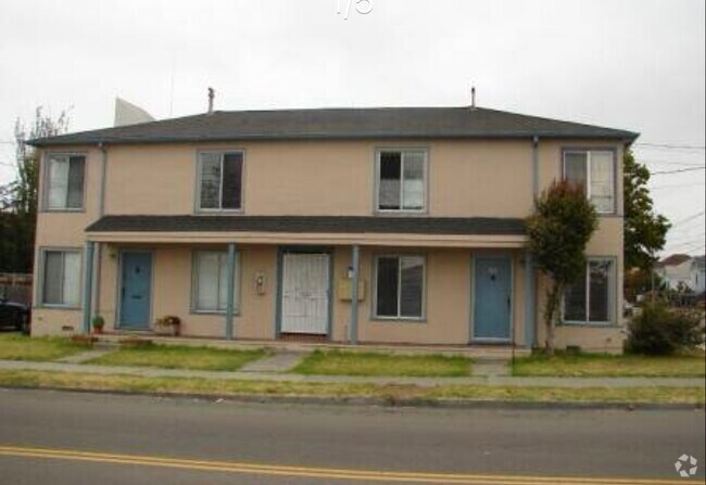 Building Photo - 921 Dwight Way