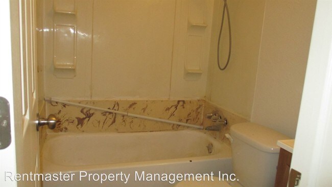 Building Photo - 530 N Fanning Ave