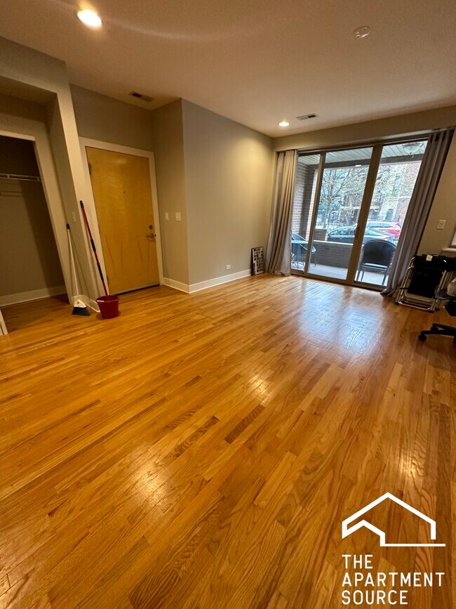 Building Photo - 2516 N Willetts Ct