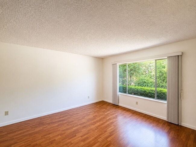 Building Photo - 3440 La Jolla Way