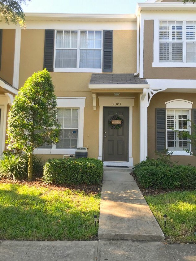 2 Bed 2.5 Bath Townhouse in Meadow Pointe Townhome Rentals in Wesley Chapel FL