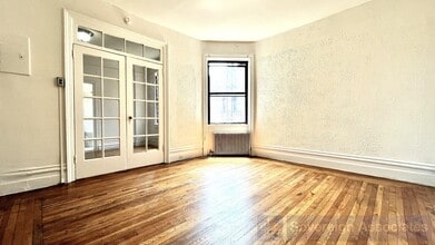 Building Photo - 45 Tiemann Pl