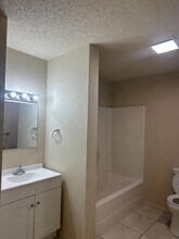 Building Photo - 121 Fairway Ave