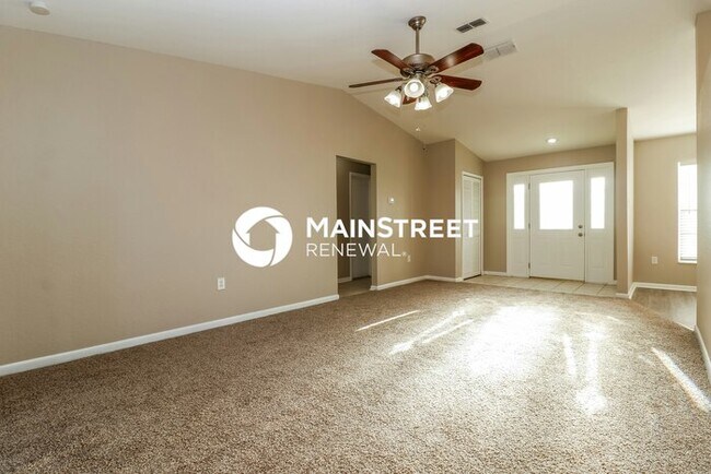 Building Photo - 3 Bedroom Pet-Friendly Home in Spring Hill, FL with Main Street Renewal