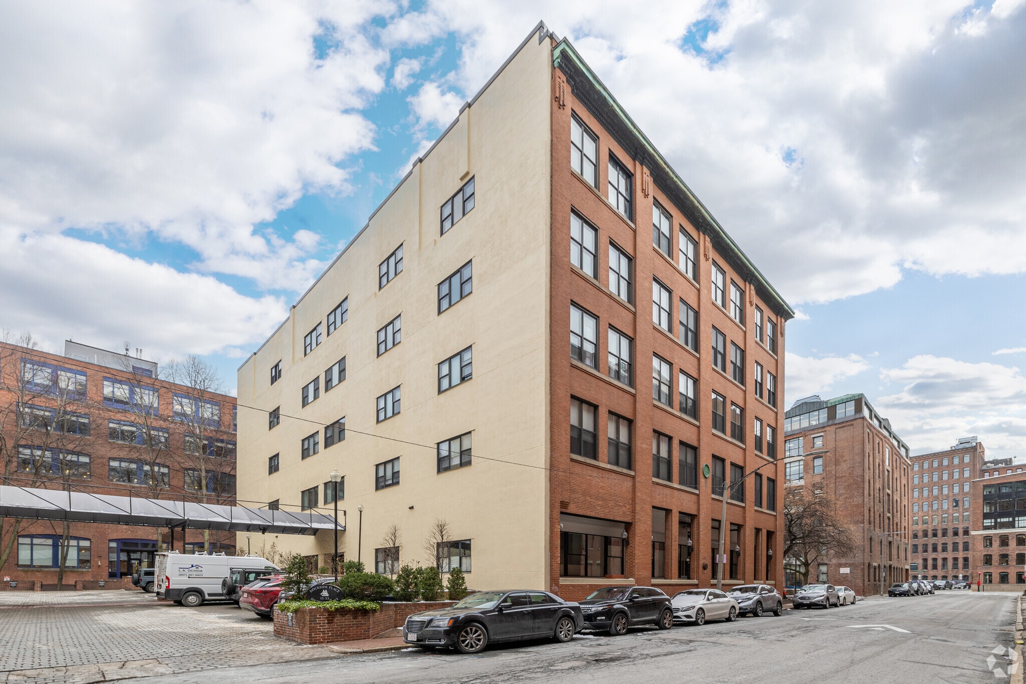 Dockside Place Condominiums