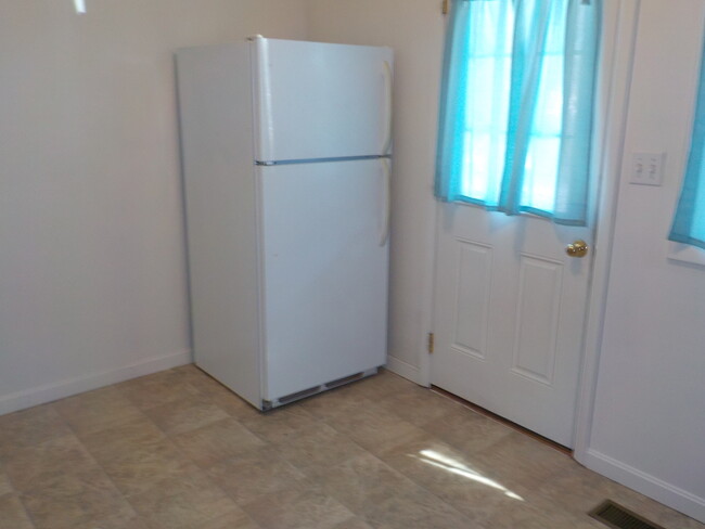 Eat in Kitchen - 752 State St