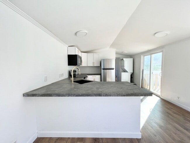 Building Photo - AVAILABLE NOW! BEAUTIFUL 3 Bed 2 Bath Home...