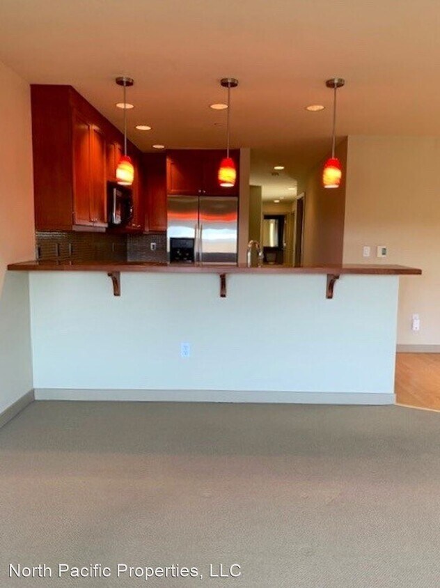 Primary Photo - 2 br, 1.5 bath House - 321 E Thomas St. #401