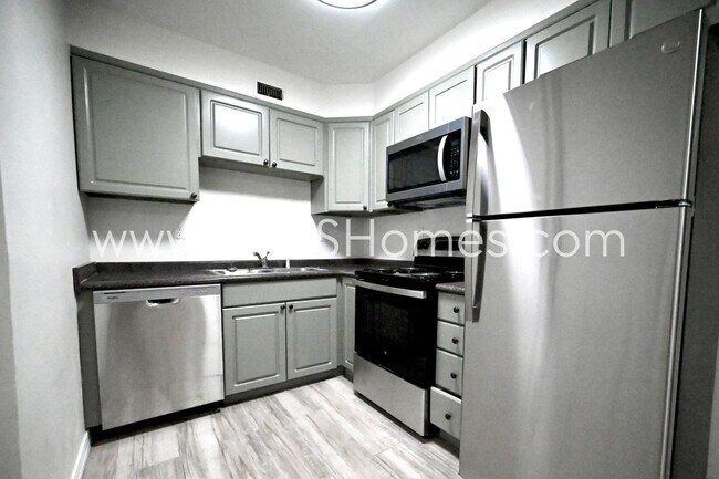 Foto del edificio - 4 Bed Crestview Home