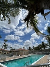 Building Photo - 9992 Twin Lakes Dr