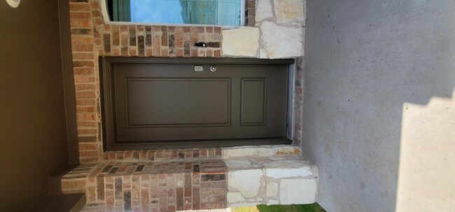 Foto del edificio - 1619 Fawn Crk Dr