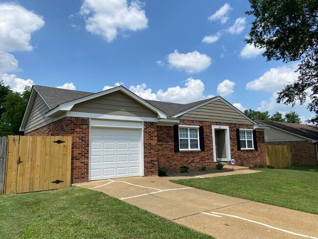 Building Photo - 918 Charter Oak Dr - Coming Soon!