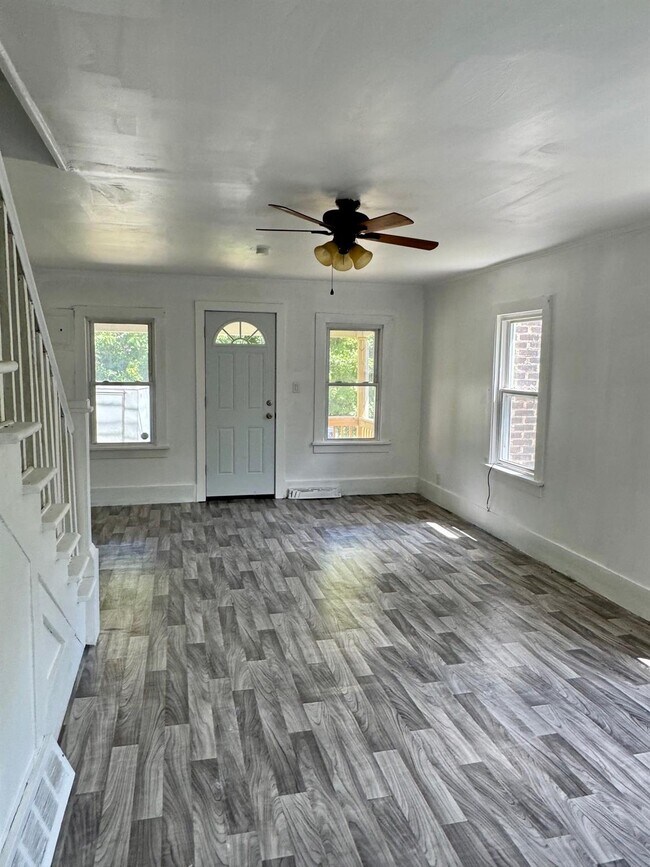 Building Photo - 22 Kelly Hill Rd